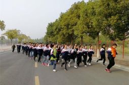 高一年级强化课间跑操