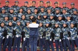 高安中学校园歌曲合唱歌颂十九大