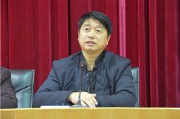 高安中学召开新学期班主任工作会