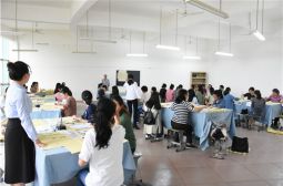 我校教师积极踊跃参加书法培训