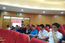 凝聚力量，奋勇前行