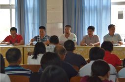 我校以教师“十个一”活动提升教学质量