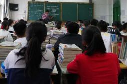 历史教研组开展&ldquo;师傅先示范、徒弟再上课&rdquo;活动