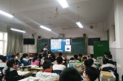 我校各年级各班召开“防拒校园欺凌，起跑美丽人生”主题班会