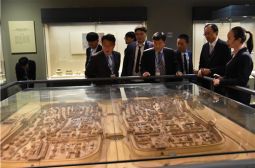 韩国太白市黄池高中访问团参观我市名胜古迹