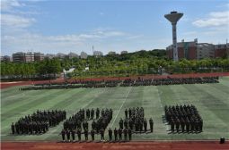 军训汇报表演进行彩排