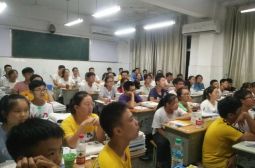 学工处组织全校学生观看2019《开学第一课》