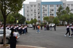 学工处组织观摩高三课间跑