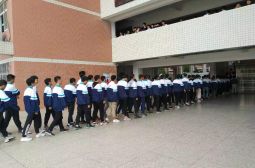 跑道展风采，秋晖正青春&mdash;&mdash;高二年级课间跑操比赛风采录