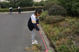 大家齐动手，校园更整洁
