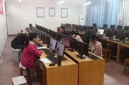 我校信息教研组集中培训学习“赣教云教学通”2.0应用