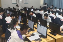 信息教研组配合高三年级完成2020年高考网上报名工作