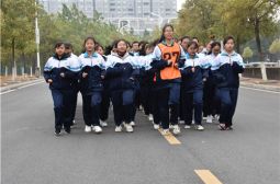 高二年级举行跑操比赛