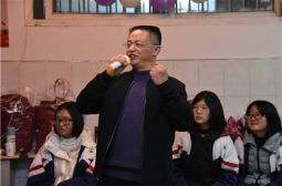 高安中学师生喜迎2020年新年晚会侧记（四）