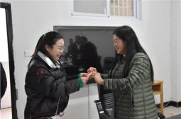 高安中学开展春节走访慰问活动