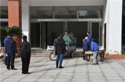 高安中学开辟教师午间休息室服务一线教师