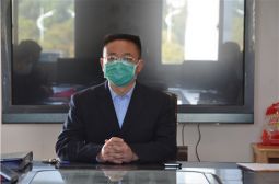 高安中学办公室召开会议部署开学前工作