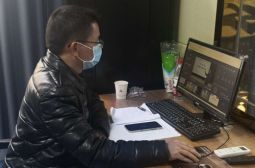 我校教师加班加点赶录赣教云线上课程