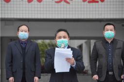 让勇敢者的逆行来推动时代的前行