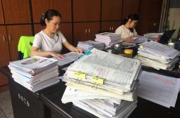 教务处配合高一年级组检查一课三案