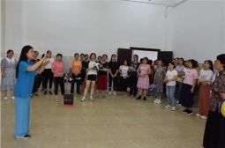 我校女教工文体活动展风采