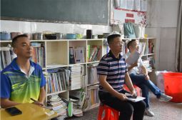 我校推门听课成为常态