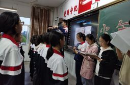 高一年级举行迎国庆&ldquo;天天唱&rdquo;合唱比赛