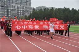 高安中学第51届田径运动会入场式剪影——初中部