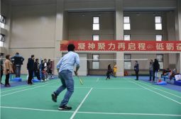 校工会组织教工开展羽毛球比赛活动