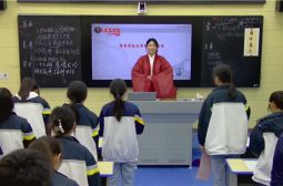 我校教师周凤勇摘高安市高中语文优质课比赛桂冠