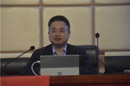 北京理工大学常军教授为我校学生讲授光学之美