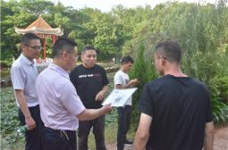 我校成功吊装自发电机