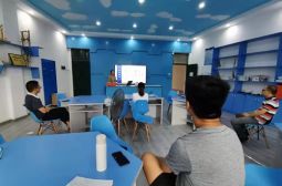 信息组罗强音老师的说课