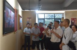 高安中学举办党史美术作品展喜迎建党百年华诞