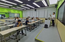 现代教育技术处全员学习新技术