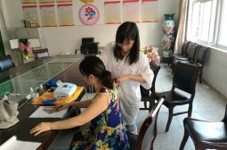 江西中医药大学到我校开展健康义务服务活动