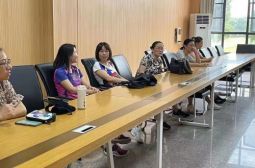 高安中学女子气排球重新组队