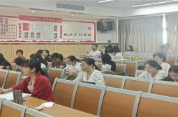 高安中学英语组优质课选拔赛顺利完成