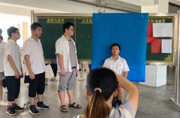 高二年级学生学业水平考试照片采集顺利完成