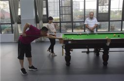 桌球比赛战犹酣