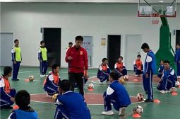 我校许欢欢老师获高安市初中体育优质课比赛一等奖