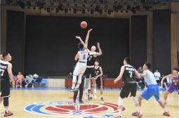 高安市与新余市篮球（U16）友谊赛在我校举行