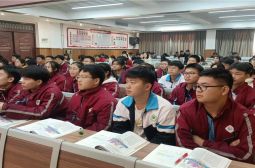 齐心协力，精研细磨——记高安中学英语组优质课磨课活动