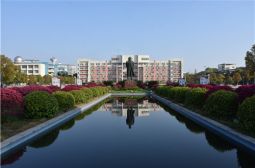 我校四名学生顺利通过招飞复选