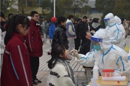 我校师生全员接受核酸检测