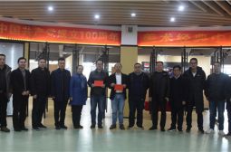 高安市委常委、宣传部长欧阳新建慰问高安中学教师