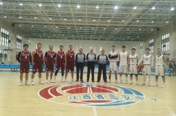 我校教职工篮球队80VS90巅峰对决