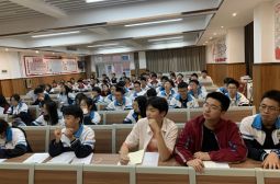 我校教务处组织学生进行本学期问卷调查