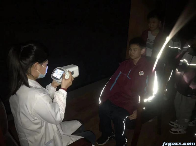 视力筛查.jpg